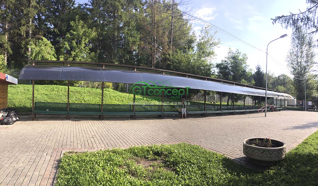Навіс в ботанічному саду м Харків